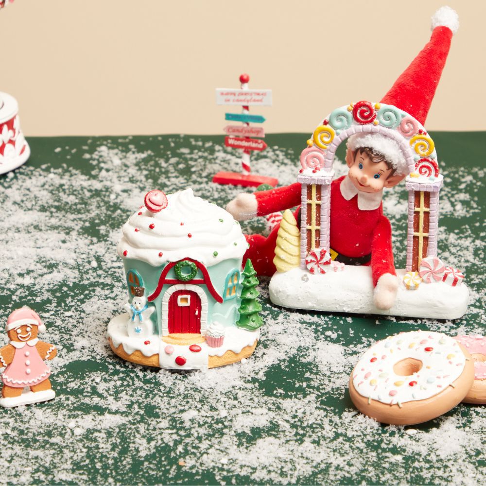 Lutin fait de la pâtisserie