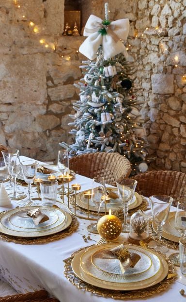 table de fête dorée