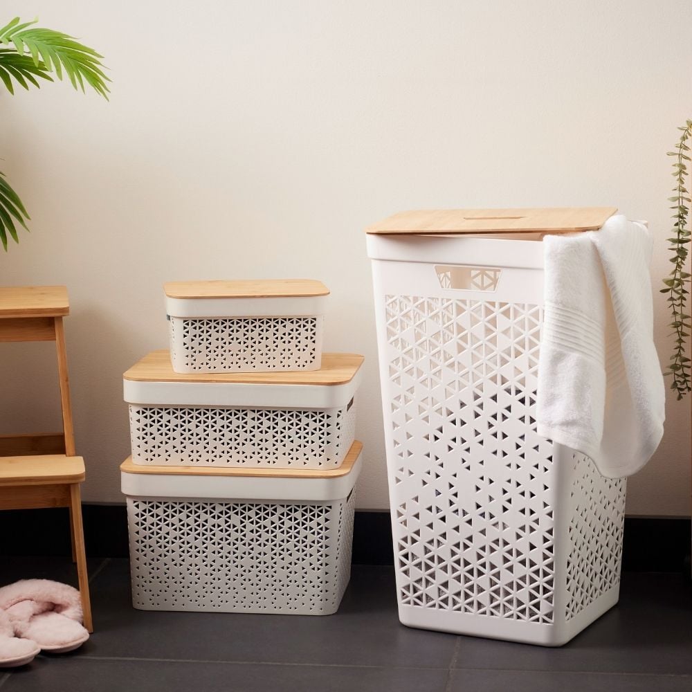 Pani&egrave;re et coffre &agrave; linge