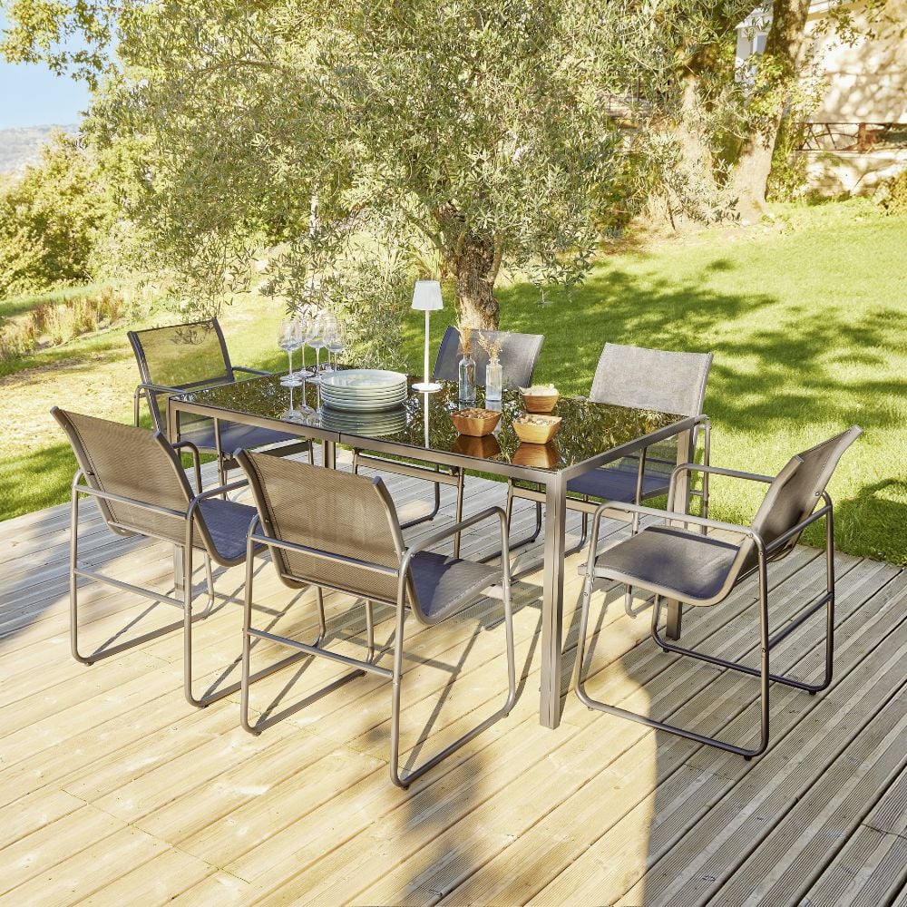 Acc&eacute;der aux tables de jardin
