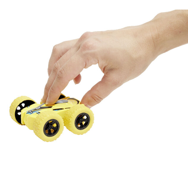 Véhicule à friction grosses roues en plastique 8x8xH3,8cm (4 modèles)