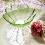 Bol en verre forme fleur &Oslash;12xH5cm (2 mod&egrave;les rose ou vert)