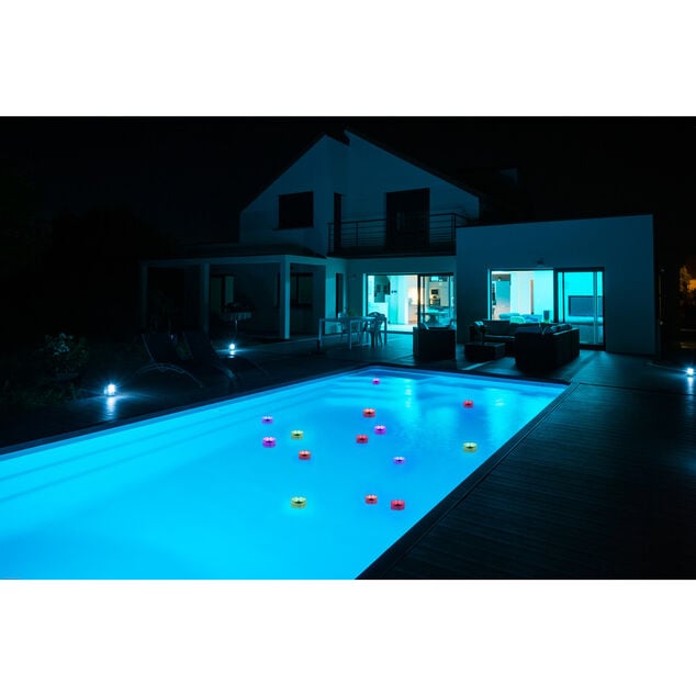 Lumi&egrave;re de piscine RVB submersible avec t&eacute;l&eacute;commande &Oslash;7xH3cm