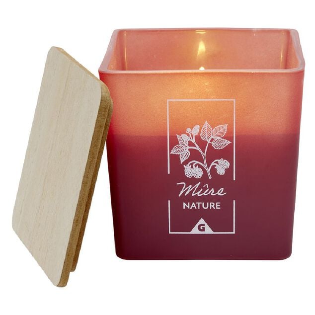 Bougie dans pot carr&eacute; avec couvercle bois senteur m&ucirc;re