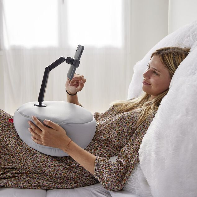 Coussin ergonomique avec support porte-t&eacute;l&eacute;phone