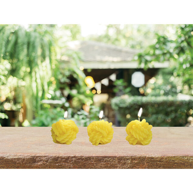 Bougie citronnelle forme pelote de laine jaune &Oslash;5,5cm 3H x3
