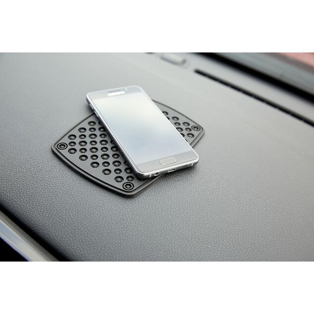 Tapis t&eacute;l&eacute;phone voiture noir.