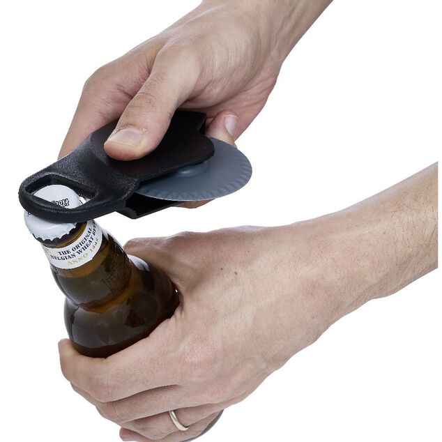 Roulette à pizza décapsuleur