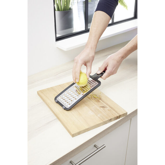 Râpe multifonctions en métal et plastique 12x28,5cm (2 modèles)