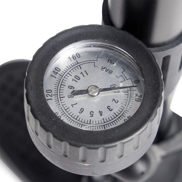 Pompe à pied avec manomètre