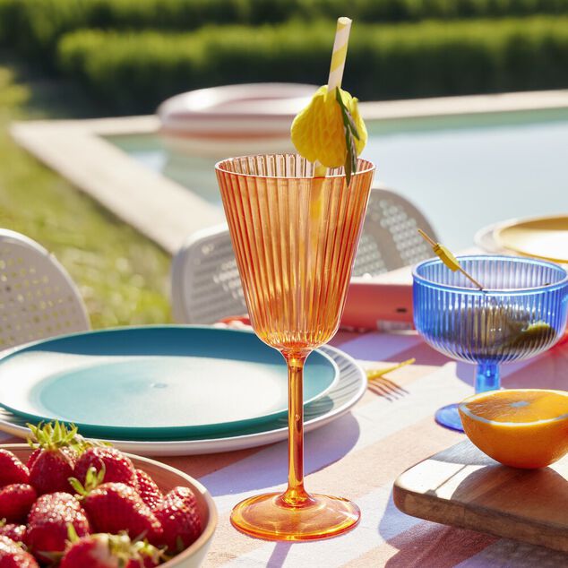 Verre &agrave; pied plastique orange 25cl