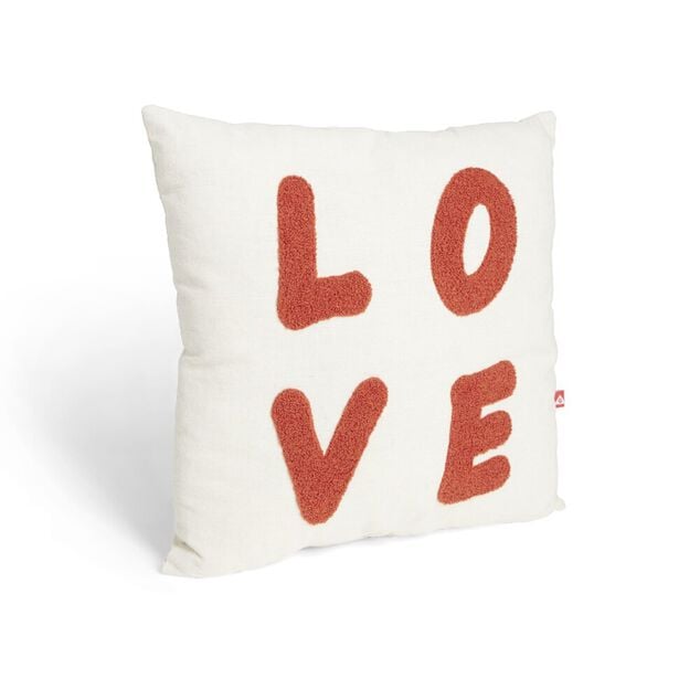 Coussin d&eacute;co carr&eacute; "Love" beige et rouge brique 38x38cm