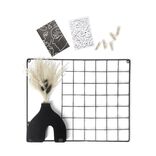 Mémo grille murale métal noir avec pinces en bois et fleurs séchées 40x50cm