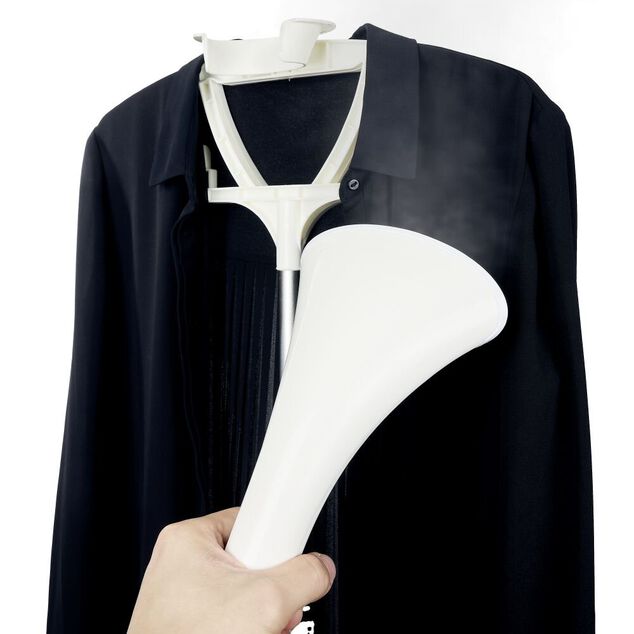 D&eacute;froisseur vapeur sur pied 1800W