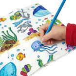 Nappe en papier &agrave; colorier avec 6 crayons de couleur 120x180cm