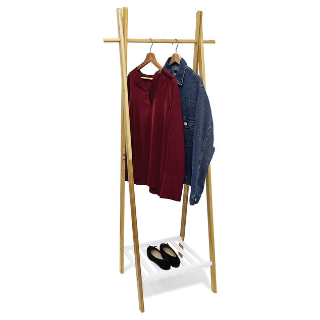 Portant bambou avec &eacute;tag&egrave;re pour accessoires 64x44xH160cm