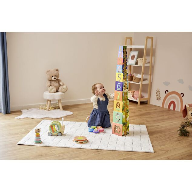 Pyramide d'&eacute;veil 10 cubes en carton &agrave; empiler H.110 cm