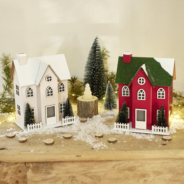 Chalet de No&euml;l lumineux H20,5cm - 2 coloris rouge ou blanc