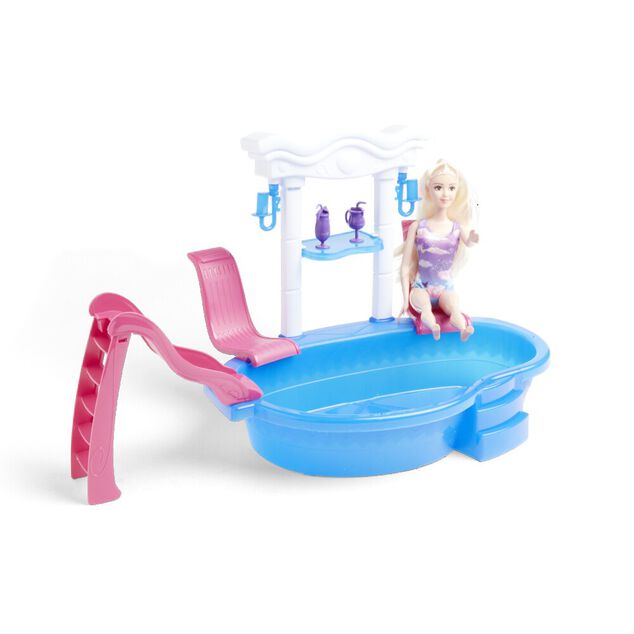 Poup&eacute;e Elly avec accessoires piscine