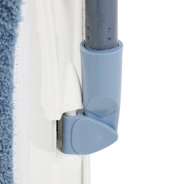 Balai plat gris avec manche en acier et recharge 38x20,5xH120cm