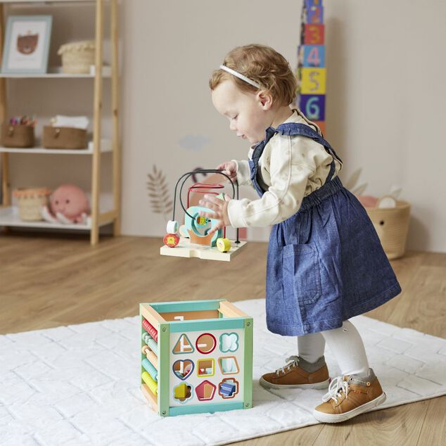 Cube d'activit&eacute;s 5-en-1 en bois
