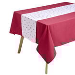 Nappe en tissu rouge avec chemin de table blanc motif houx 140x250cm
