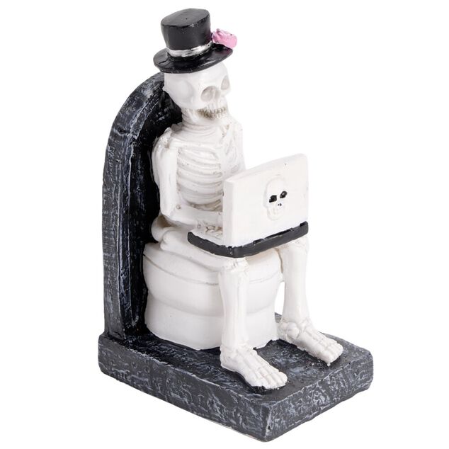 D&eacute;coration Halloween squelette sur WC r&eacute;sine noir et blanc 6x8xH13cm