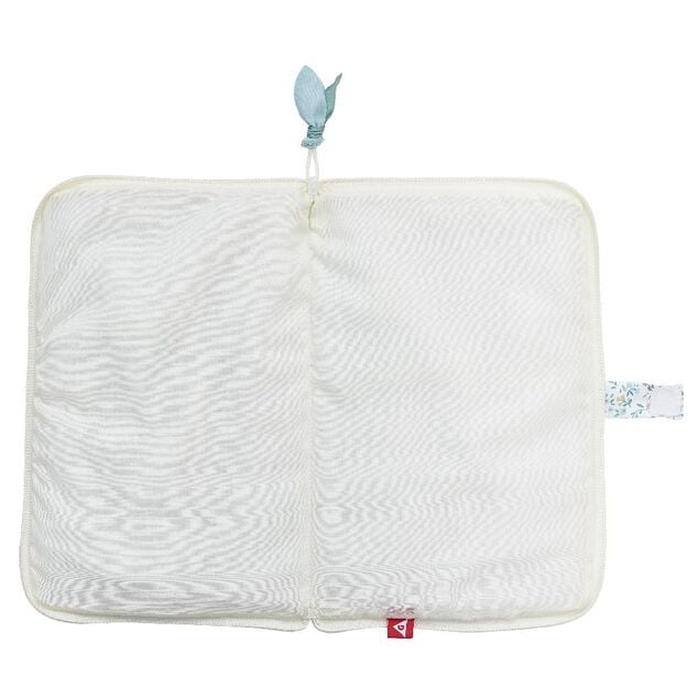 Prot&egrave;ge carnet de sant&eacute; motif gu&eacute;pard 26x17.5 cm