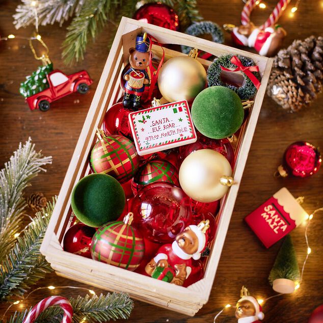 Kit d&eacute;coration sapin de No&euml;l traditionnel rouge et vert 20 pi&egrave;ces