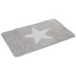 Tapis salle de bain gris motif étoile 45x75 cm