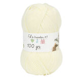 Pelote de fil &agrave; tricoter &eacute;cru