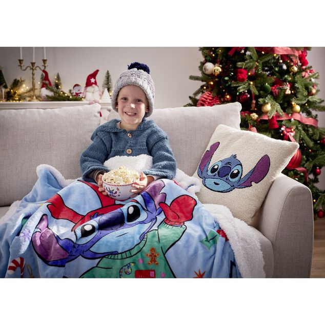 Coussin carré Disney bouclette motif personnage brodé 40x40cm (2 modèles)