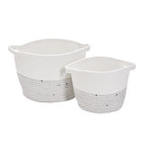 Lot de 2 pani&egrave;res en tissu et coton 2 tailles bicolore blanc et gris &Oslash;38cm et &Oslash;30cm