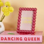 Cadre photo rectangulaire bord relief plastique 10x15cm (2 modèles)