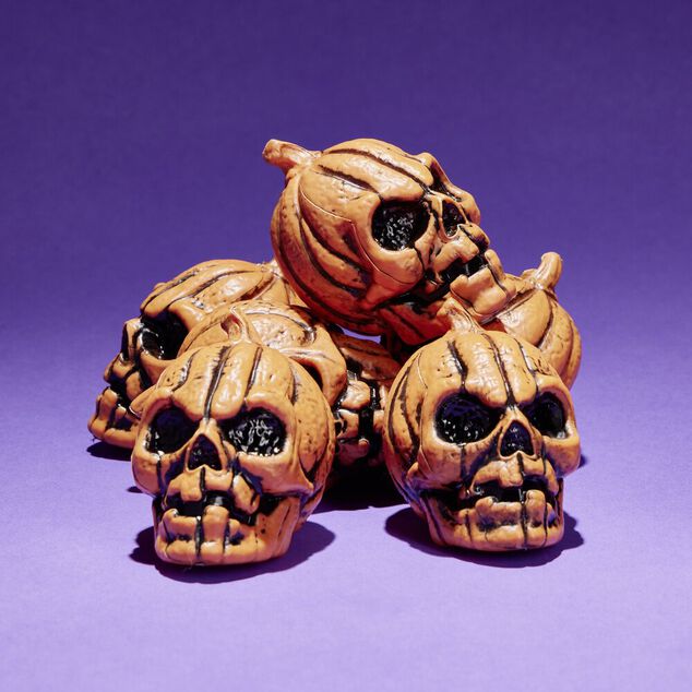 Lot de 6 citrouilles t&ecirc;tes de mort d&eacute;coration Halloween &agrave; poser