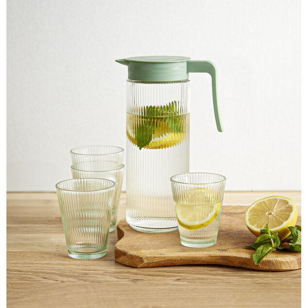 Pichet en verre et plastique vert avec 4 verres