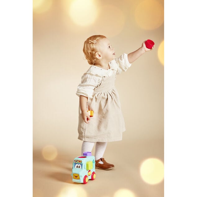 V&eacute;hicule &eacute;veil avec forme &agrave; ins&eacute;rer 16x8,3xH13,5cm