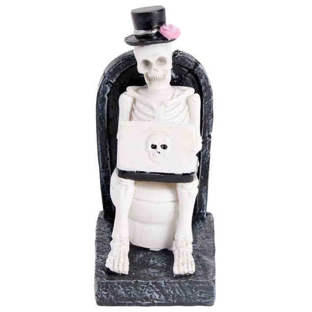 D&eacute;coration Halloween squelette sur WC r&eacute;sine noir et blanc 6x8xH13cm