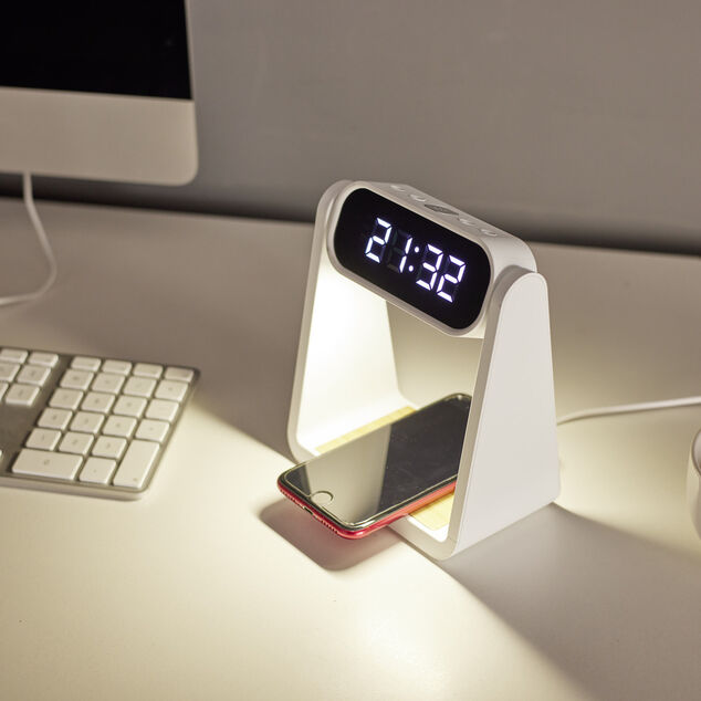 Lampe LED 3en1 horloge num&eacute;rique et chargeur &agrave; induction