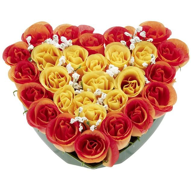 Coussin de fleurs artificiel forme coeur orange - 26 t&ecirc;tes