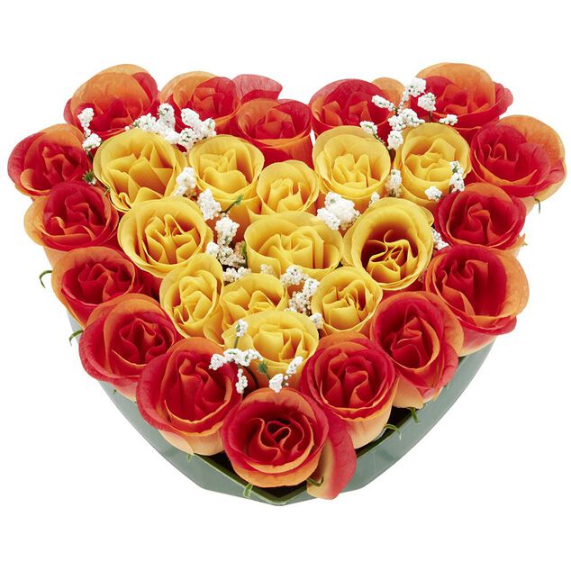 Coussin de fleurs artificiel forme coeur orange - 26 têtes