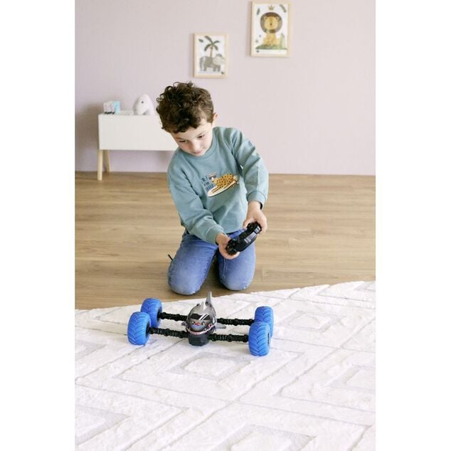 Voiture radiocommandée requin métamorphe