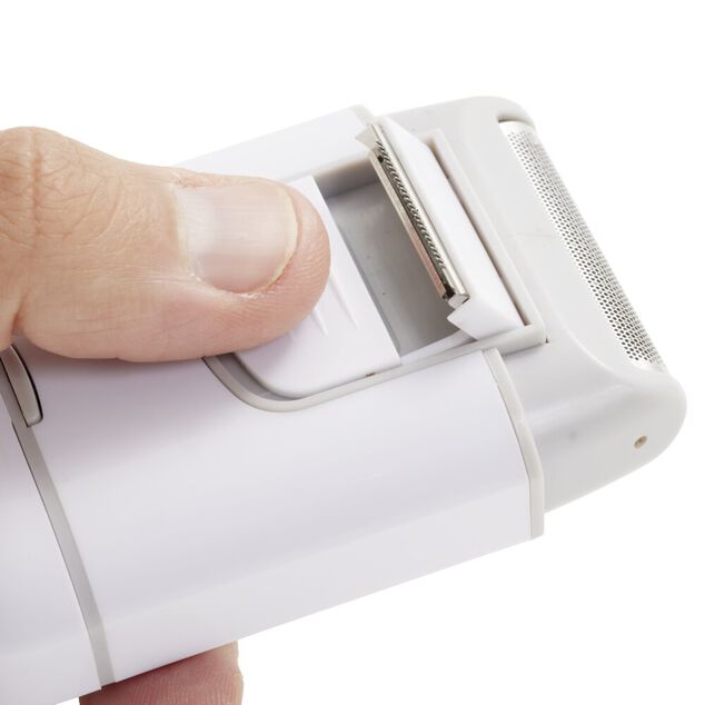 Rasoir électrique de poche avec brosse de nettoyage