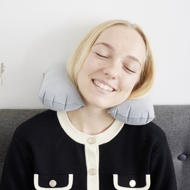 Coussin de voyage tour de cou gonflable gris 27x39,5cm