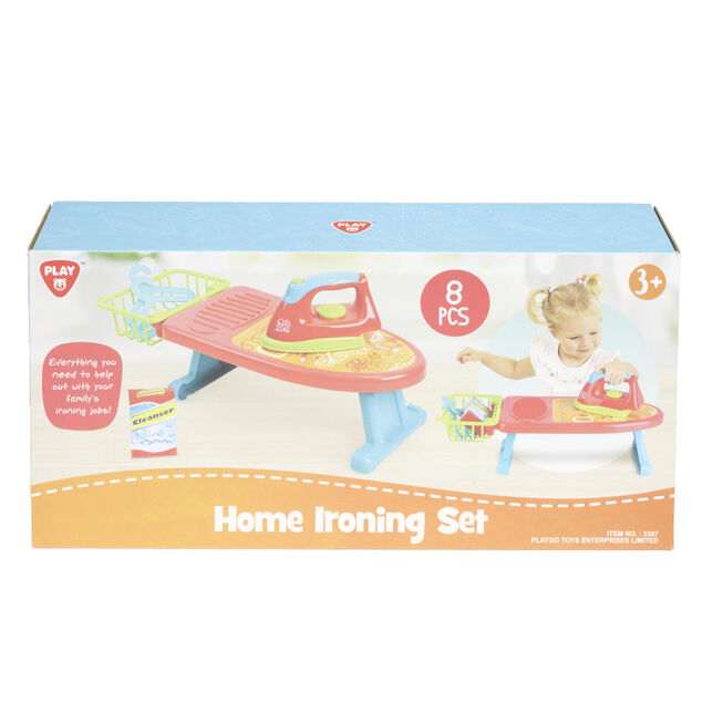 Fer &agrave; repasser enfant avec table et accessoires