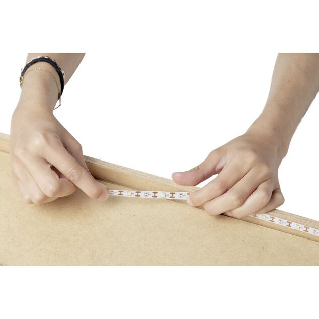 Ruban lumineux adhésif 30LED 1,8m (2 modèles)