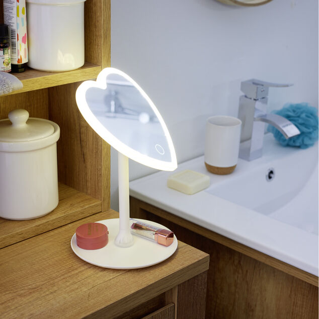 Miroir lumineux LED sur pied inclinable plastique blanc forme coeur 16xH24cm