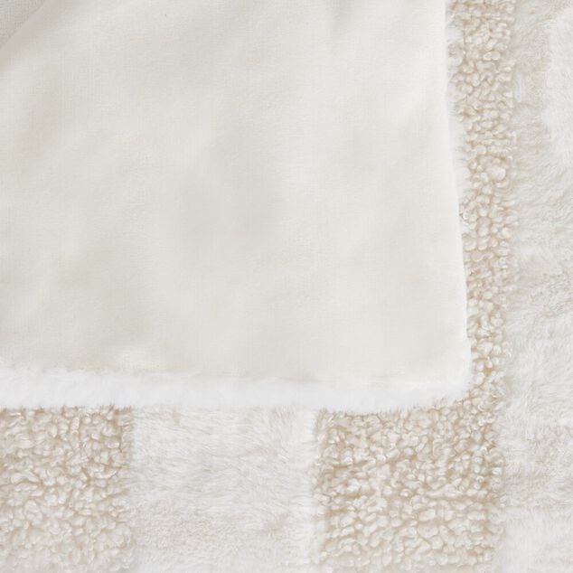 Plaid Teddy fourrure beige et blanc 130x190cm (2 modèles damier ou rayures)