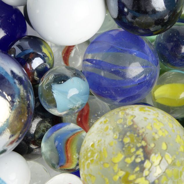 Lot de billes dans trousse - 2 mod&egrave;les