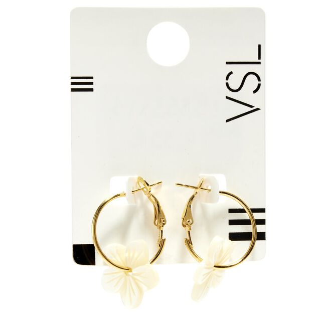 Boucles d'oreilles cr&eacute;oles dor&eacute;es avec fleur nacre blanche